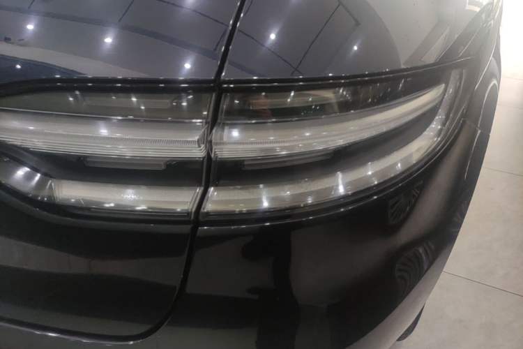 Used Porsche Macan 2021 Macan 2.0T Right Rear Taillight