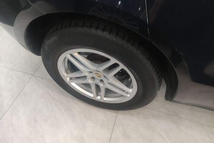 Used Porsche Macan 2021 Macan 2.0T Right Rear Wheel Hub