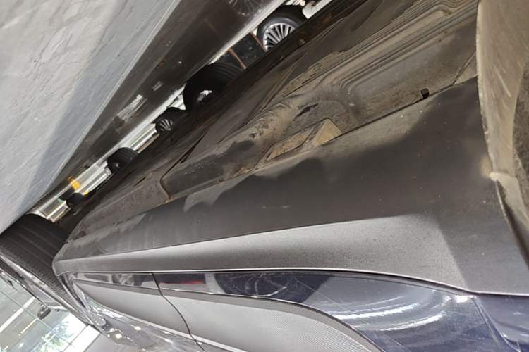 Used Porsche Macan 2021 Macan 2.0T Right Side Sill