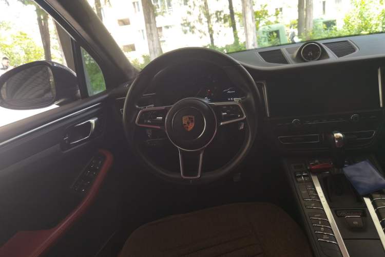 Used Porsche Macan 2021 Macan 2.0T Steering Wheel