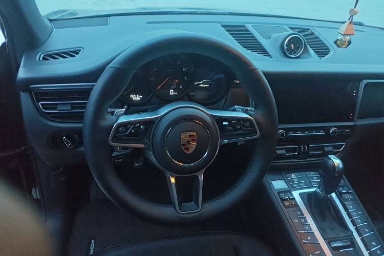 Used Porsche Macan 2021 Macan 2.0T Steering Wheel