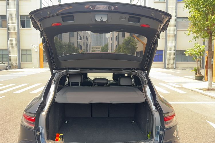 Used Porsche Macan 2021 Macan 2.0T Trunk