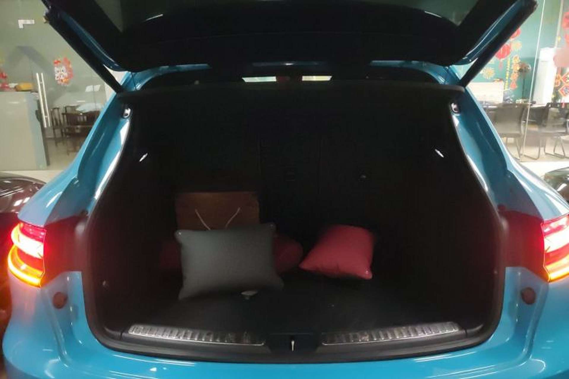 Used Porsche Macan 2021 Macan 2.0T Trunk