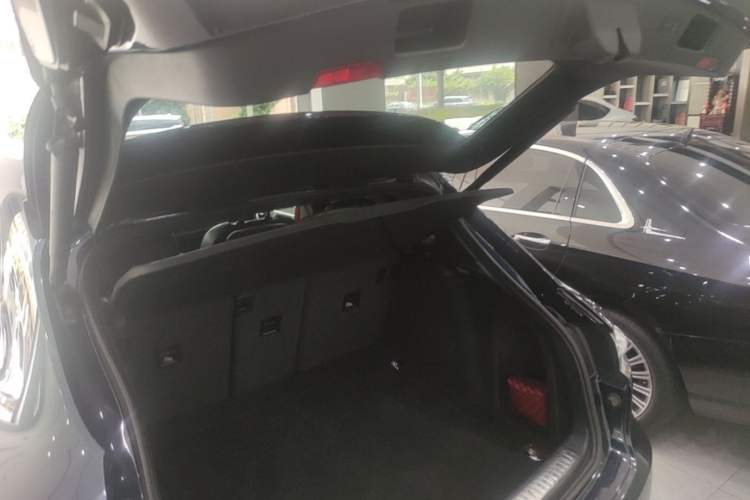 Used Porsche Macan 2021 Macan 2.0T Trunk