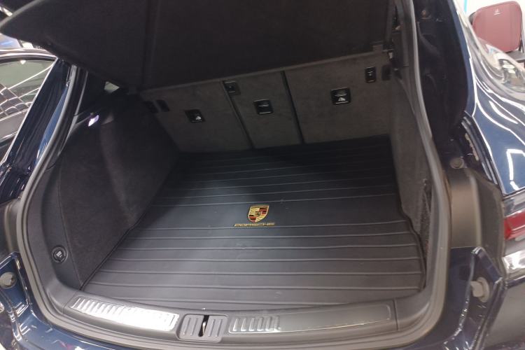 Used Porsche Macan 2021 Macan S 3.0T Trunk