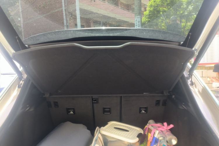 Used Porsche Macan 2021 Macan 2.0T Trunk