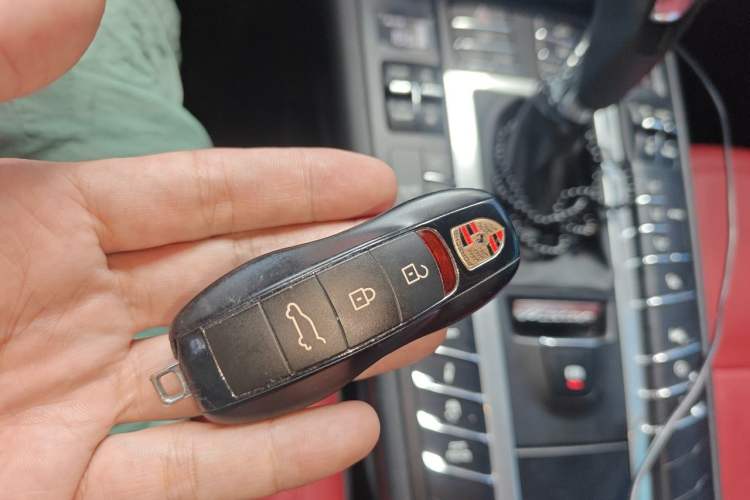 Used Porsche Macan 2021 Macan 2.0T Vehicle Key