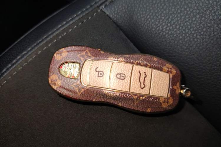 Used Porsche Macan 2021 Macan 2.0T Vehicle Key