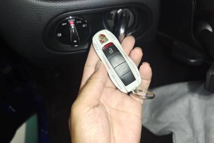 Used Porsche Macan 2021 Macan 2.0T Vehicle Key