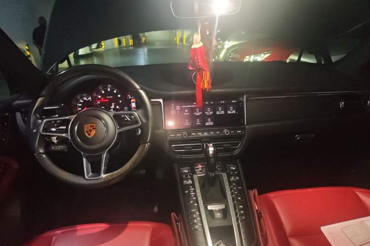Used Porsche Macan 2021 Macan 2.0T Center Console