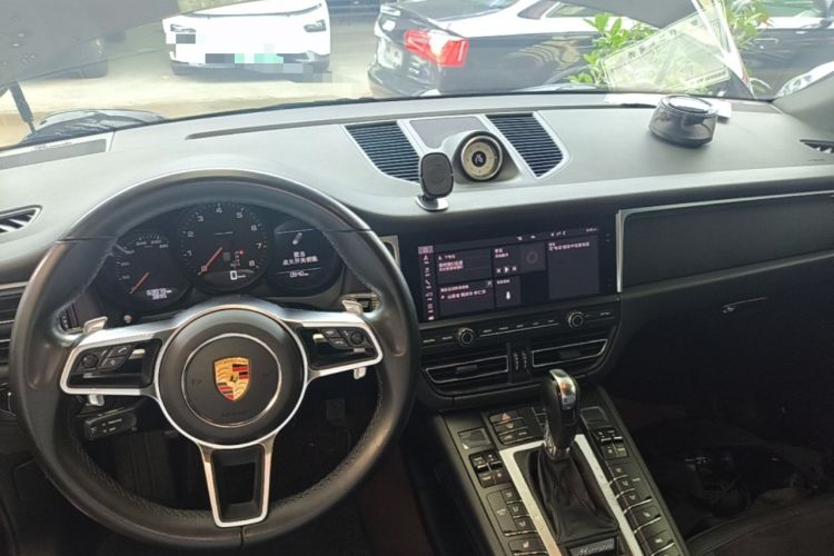 Used Porsche Macan 2021 Macan 2.0T Center Console