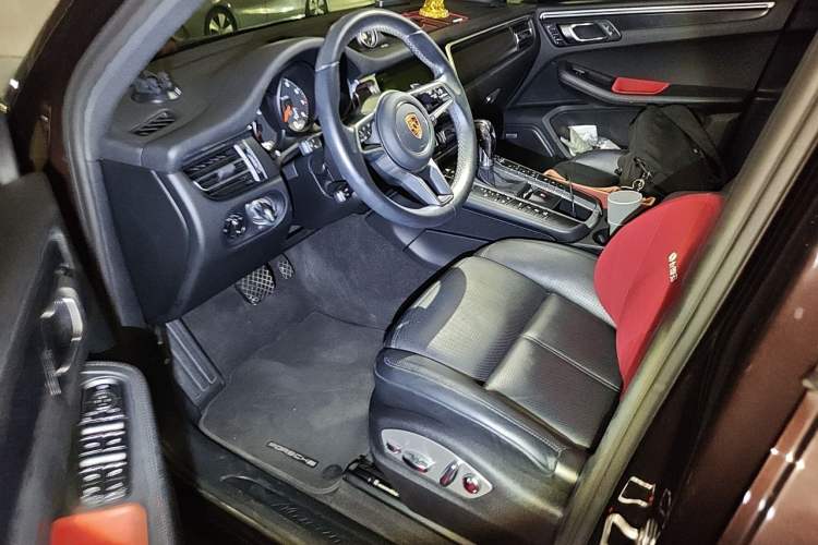 Used Porsche Macan 2021 Macan 2.0T Driver Seat