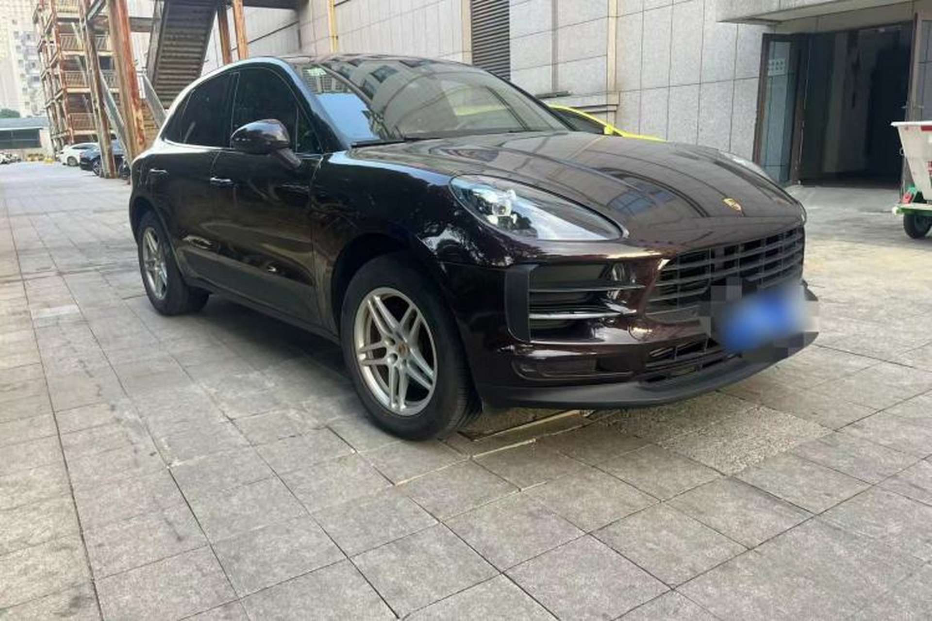 Used Porsche Macan 2021 Macan 2.0T Exterior 4