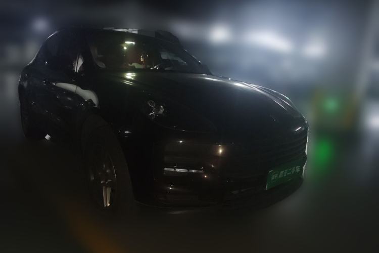 Used Porsche Macan 2021 Macan 2.0T Front Right 45 Deg