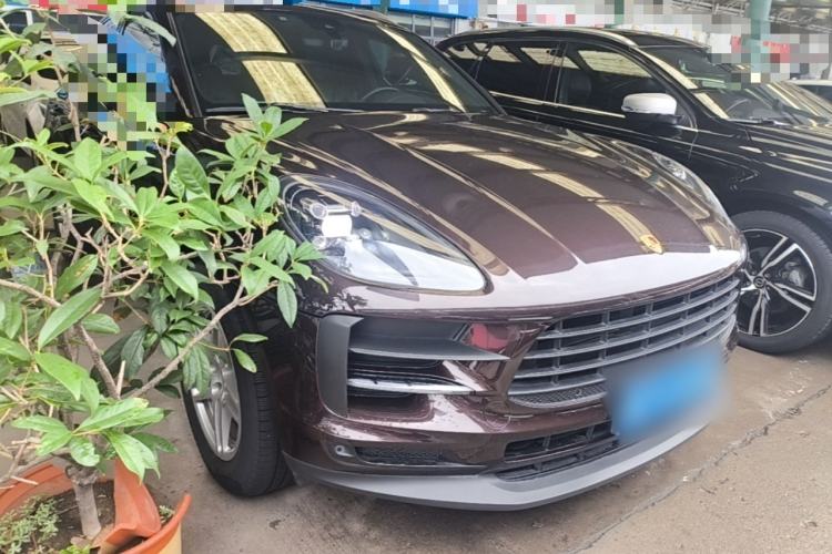 Used Porsche Macan 2021 Macan 2.0T Front Right 45 Deg