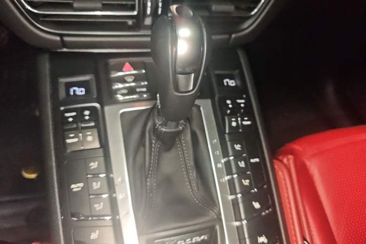 Used Porsche Macan 2021 Macan 2.0T Gear Lever