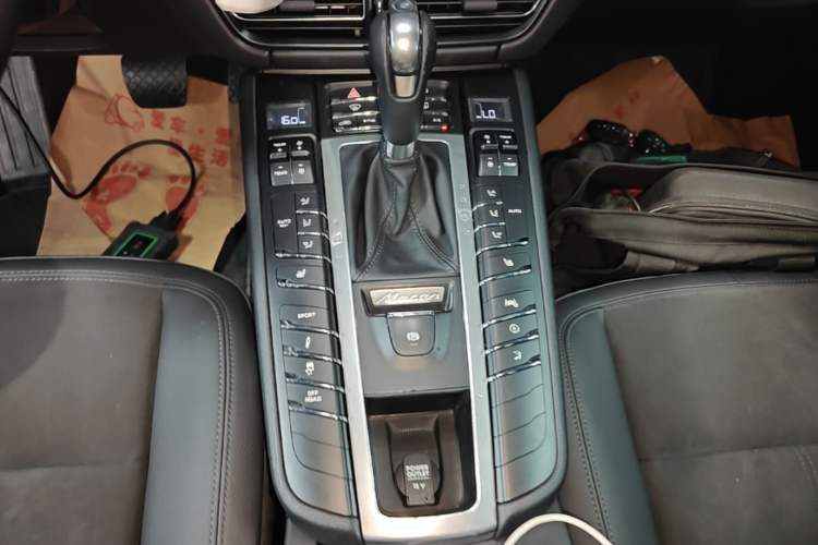 Used Porsche Macan 2021 Macan 2.0T Gear Lever