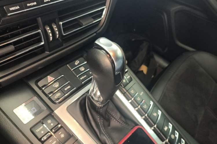 Used Porsche Macan 2021 Macan 2.0T Gear Lever