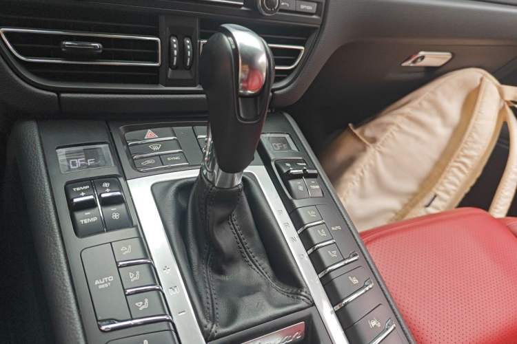 Used Porsche Macan 2021 Macan 2.0T Gear Lever