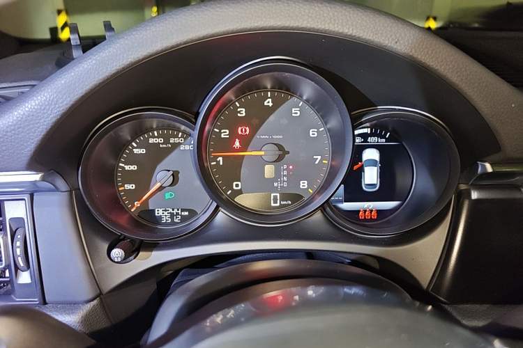 Used Porsche Macan 2021 Macan 2.0T Instrument Cluster