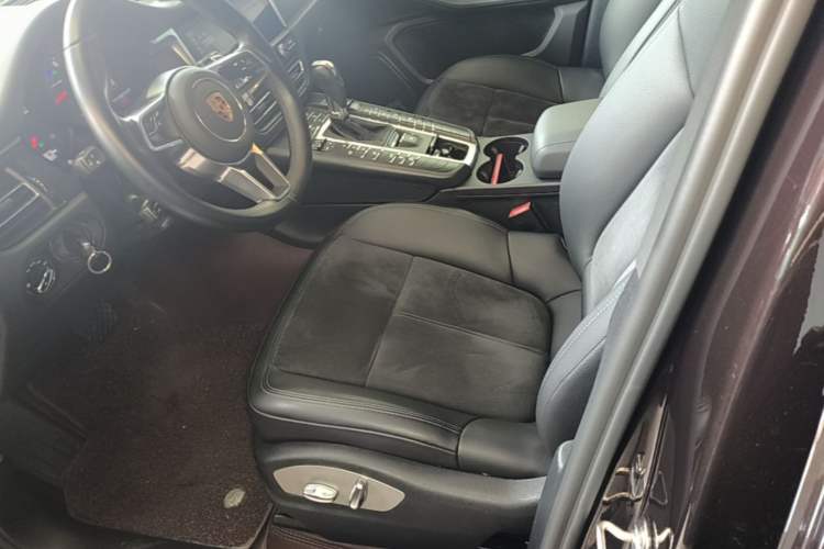 Used Porsche Macan 2021 Macan 2.0T Left Front Seat