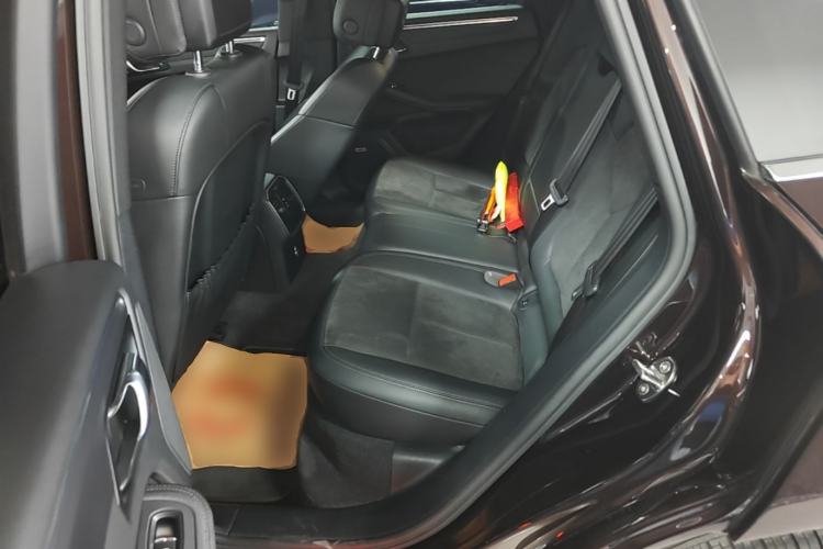 Used Porsche Macan 2021 Macan 2.0T Left Rear Seat