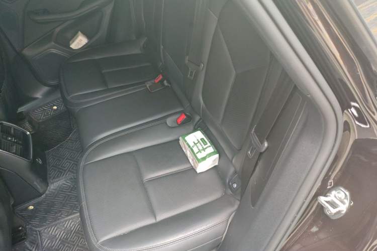 Used Porsche Macan 2021 Macan 2.0T Left Rear Seat