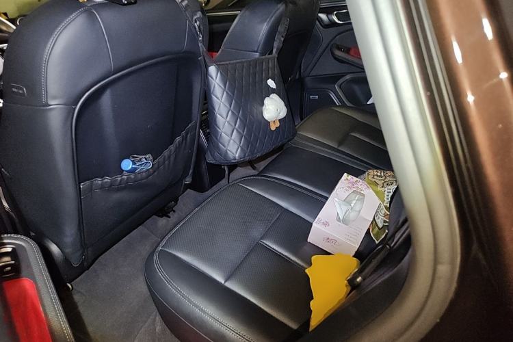 Used Porsche Macan 2021 Macan 2.0T Left Rear Seat