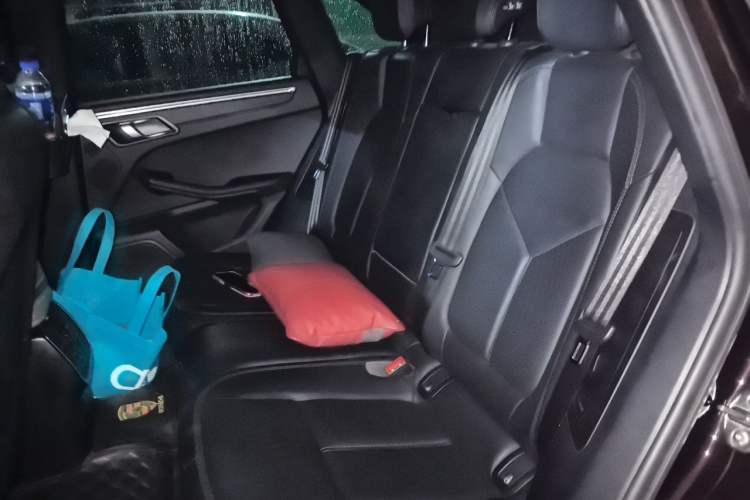 Used Porsche Macan 2021 Macan 2.0T Left Rear Seat