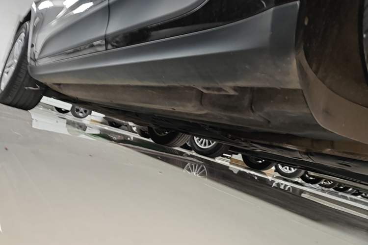 Used Porsche Macan 2021 Macan 2.0T Left Side Sill