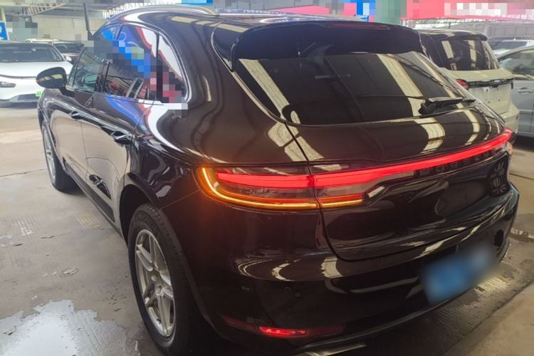 Used Porsche Macan 2021 Macan 2.0T Rear Left 45 Deg