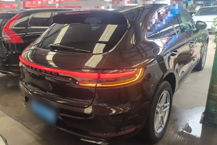 Used Porsche Macan 2021 Macan 2.0T Rear Right 45 Deg