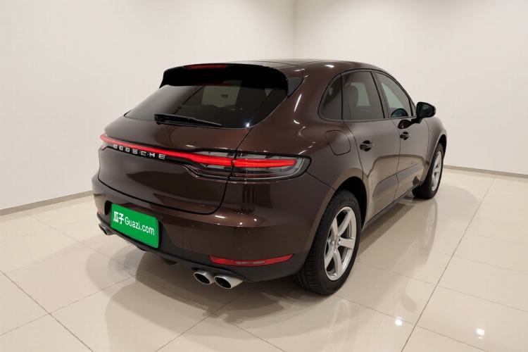 Used Porsche Macan 2021 Macan 2.0T Rear Right 45 Deg