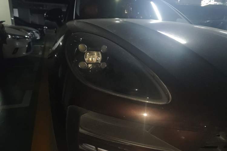 Used Porsche Macan 2021 Macan 2.0T Right Front Headlight
