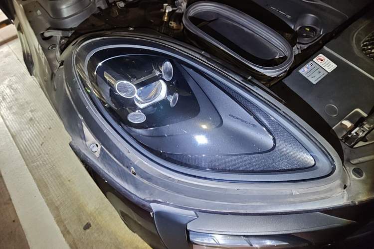 Used Porsche Macan 2021 Macan 2.0T Right Front Headlight