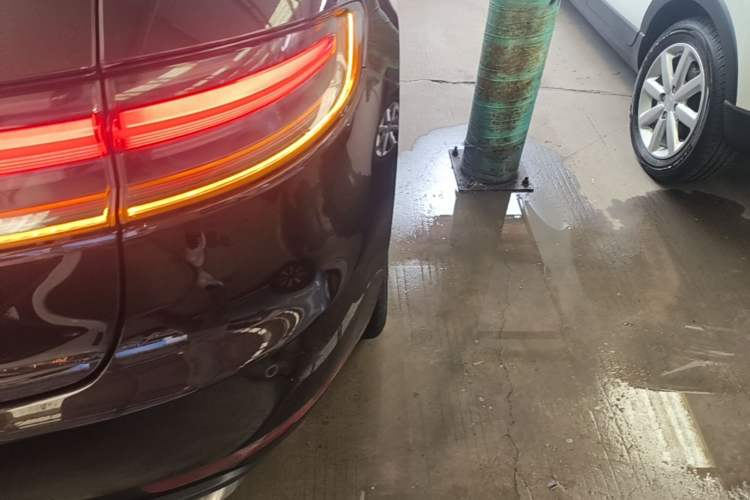 Used Porsche Macan 2021 Macan 2.0T Right Rear Taillight