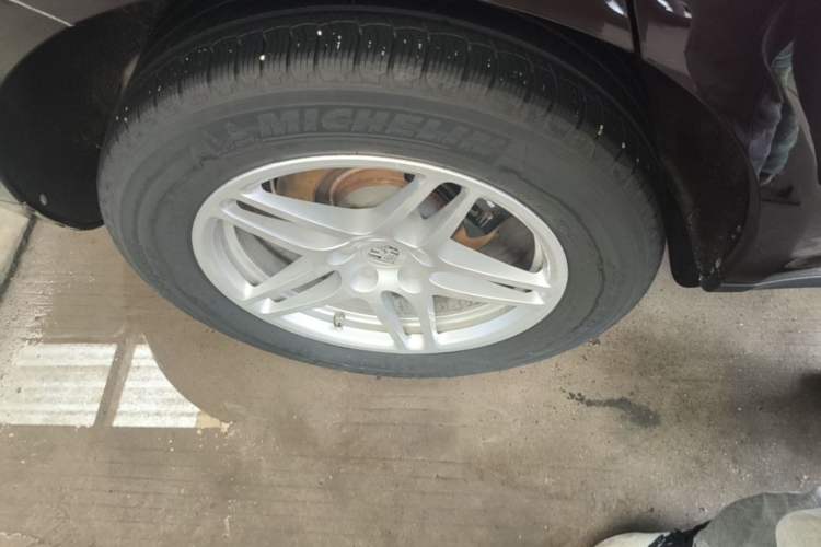 Used Porsche Macan 2021 Macan 2.0T Right Rear Wheel Hub