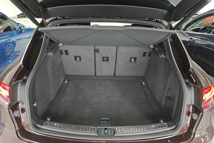 Used Porsche Macan 2021 Macan 2.0T Trunk