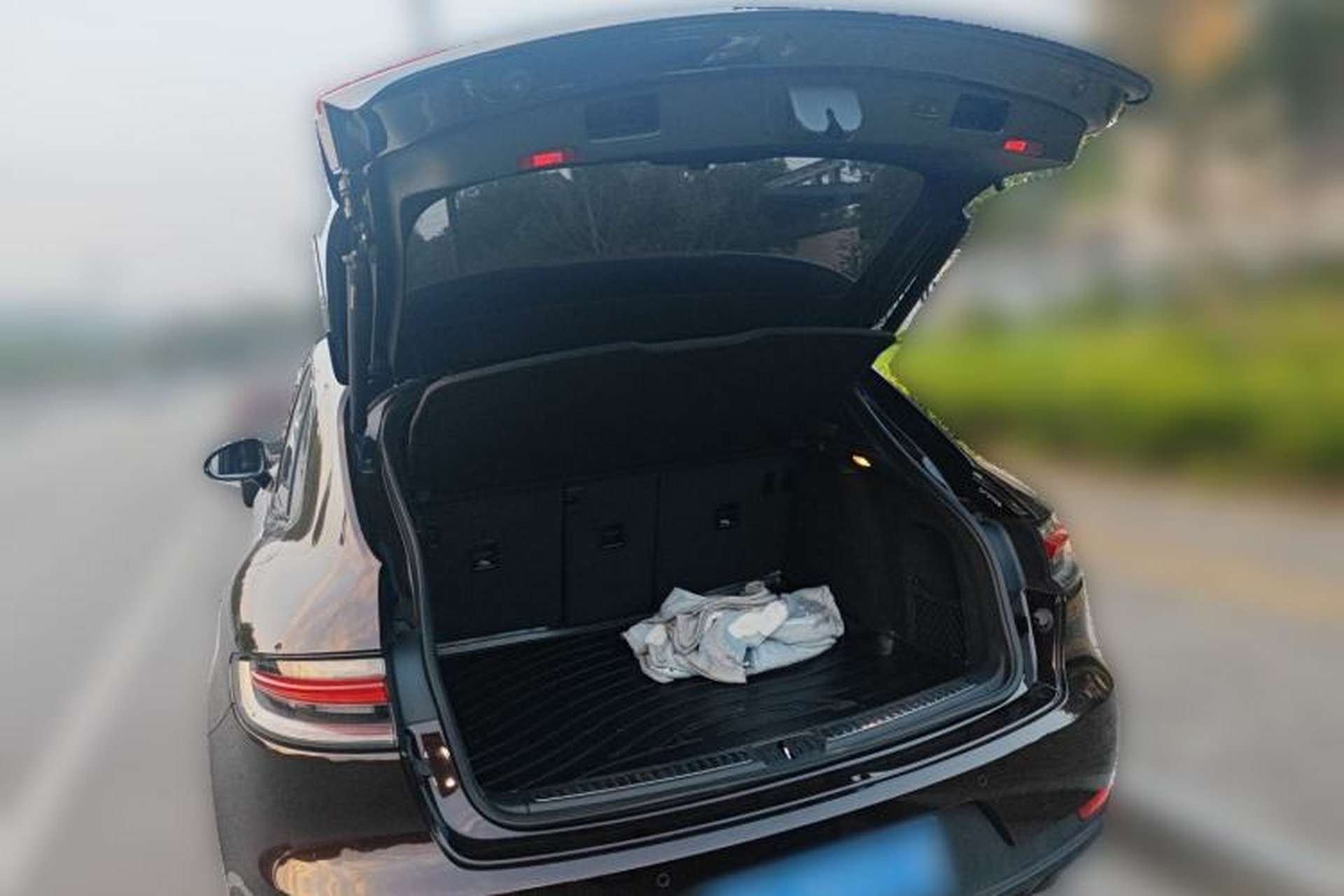 Used Porsche Macan 2021 Macan 2.0T Trunk