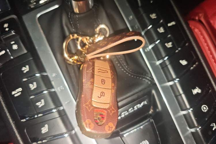 Used Porsche Macan 2021 Macan 2.0T Vehicle Key