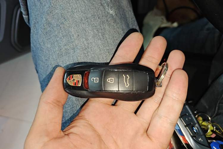 Used Porsche Macan 2021 Macan 2.0T Vehicle Key