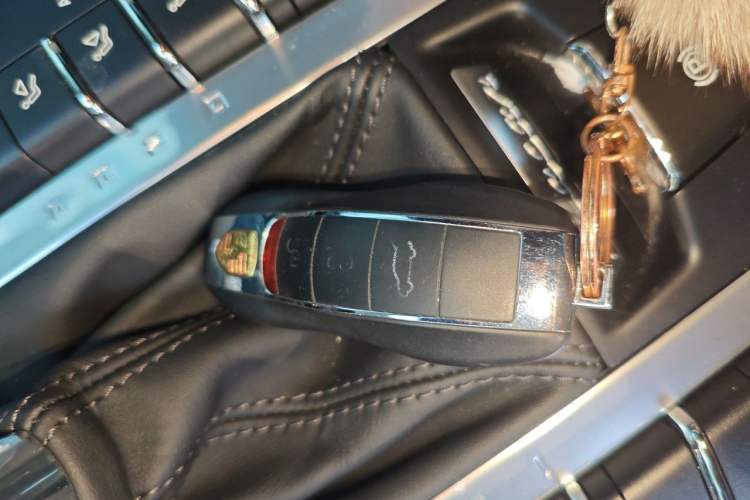 Used Porsche Macan 2021 Macan 2.0T Vehicle Key