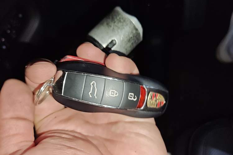 Used Porsche Macan 2021 Macan 2.0T Vehicle Key