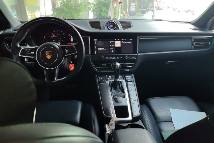 Used Porsche Macan 2021 Macan 2.0T Center Console