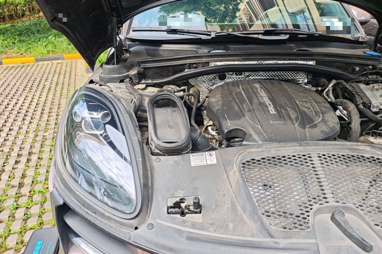 Used Porsche Macan 2021 Macan 2.0T Engine Bay Right