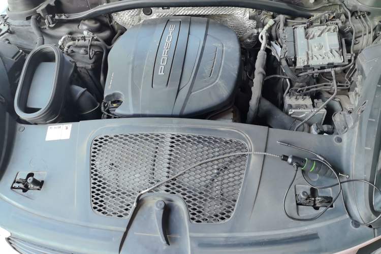 Used Porsche Macan 2021 Macan 2.0T Engine Bay