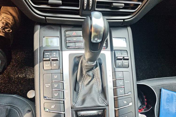 Used Porsche Macan 2021 Macan 2.0T Gear Lever