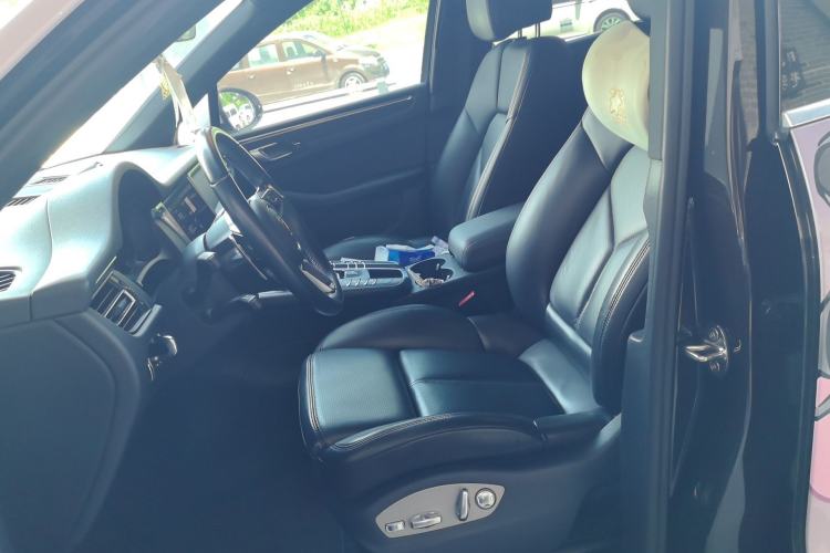 Used Porsche Macan 2021 Macan 2.0T Left Front Seat