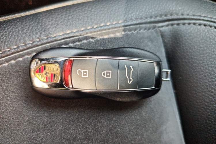 Used Porsche Macan 2021 Macan 2.0T Vehicle Key