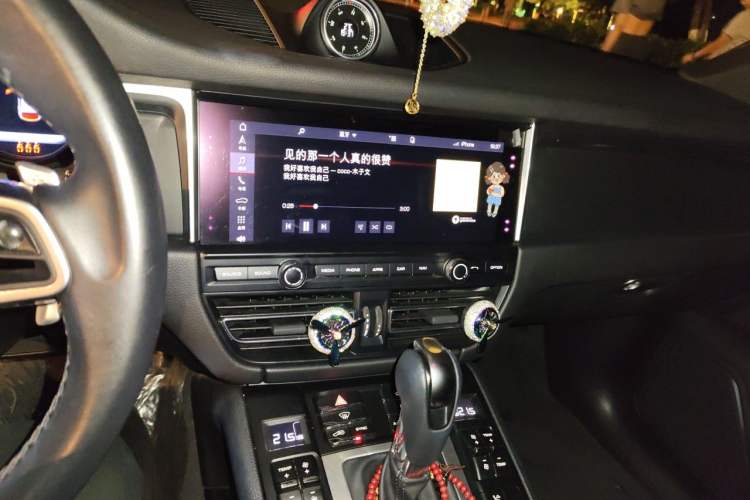 Used Porsche Macan 2021 Macan 2.0T Audio And AC Panel